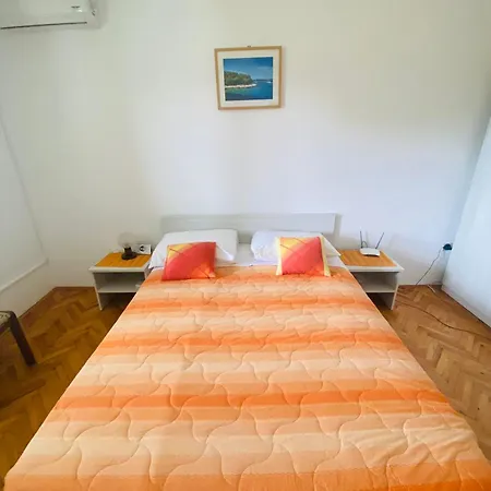 Pensión Nikola 3*