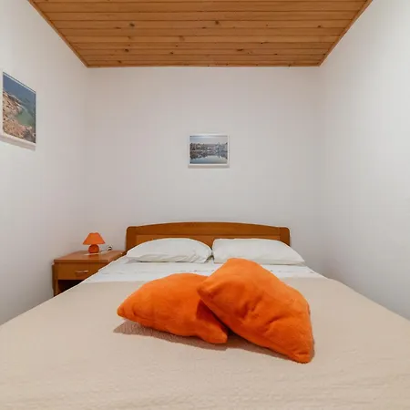 Nikola Accommodation Konukevi