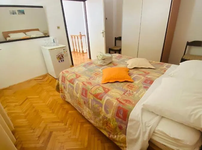 Nikola Accommodation Gasthof 3*