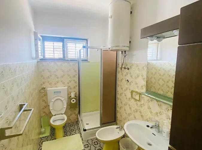 Nikola Accommodation Gasthof Božava