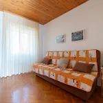Nikola Accommodation Pensión Božava