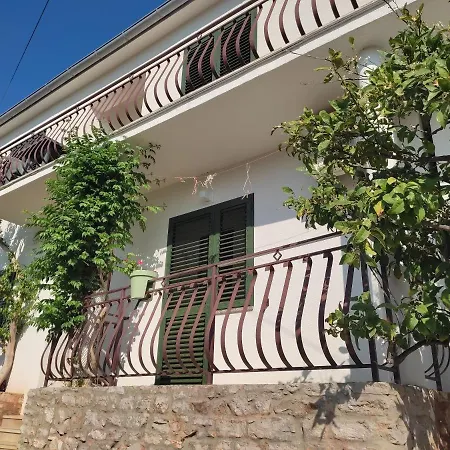 Nikola Casa de hóspedes Božava