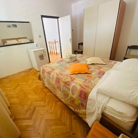 Nikola Casa de hóspedes 3*