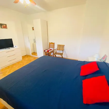 Casa de hóspedes Nikola 3*