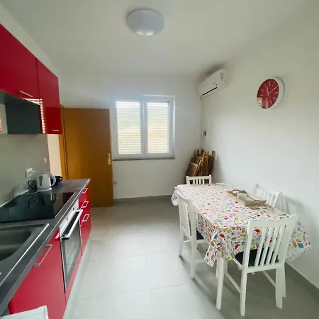 Nikola 3* Božava