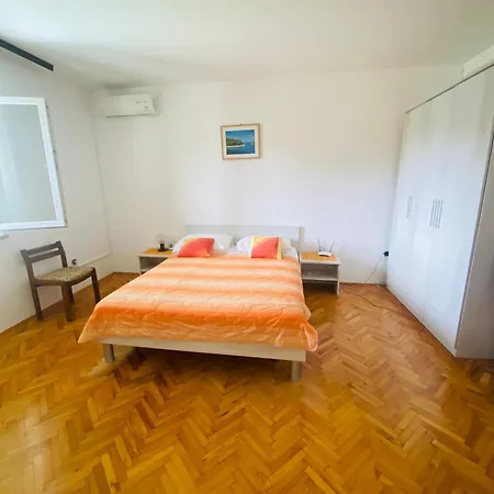 Casa de hóspedes Nikola 3*