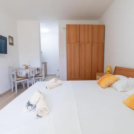 Nikola Casa de hóspedes 3*