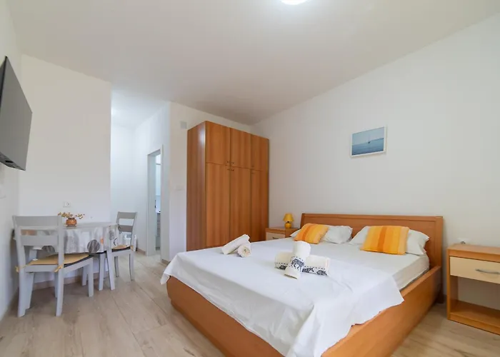 Nikola Accommodation Božava