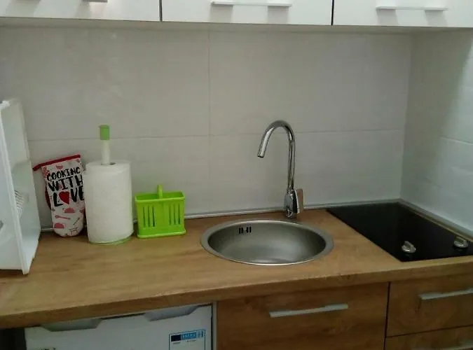 Nikola Accommodation 3*