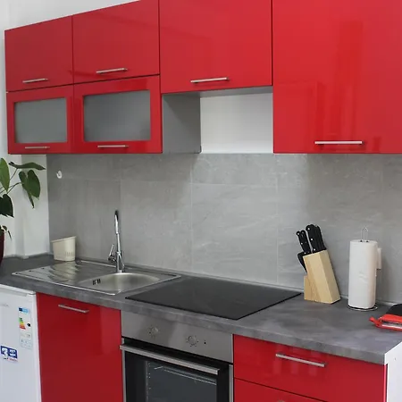 Nikola 招待所 Božava