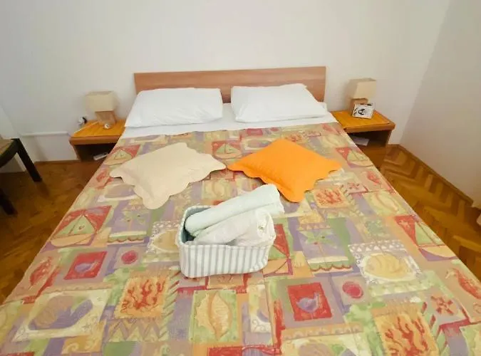 Nikola Accommodation Gasthuis Božava