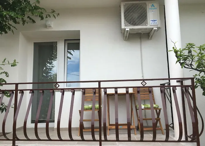 Nikola Accommodation